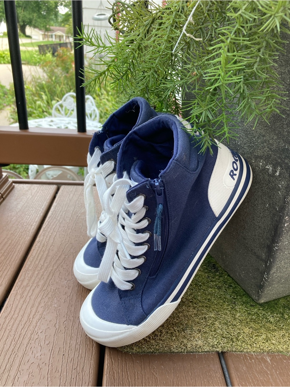 Rocket Dog Size 10 Jazzin navy high top sneakers